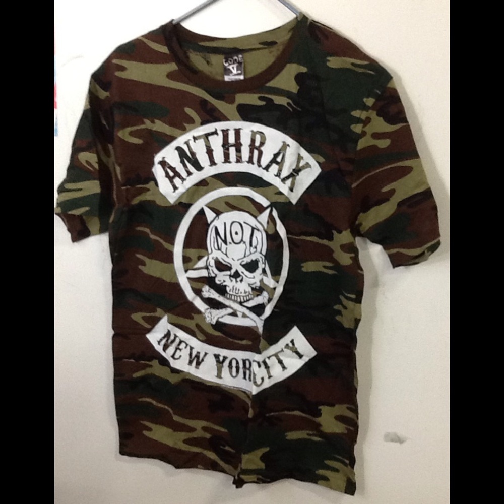 Tee shirt